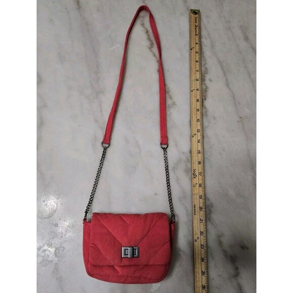 Art Class Girls Burgundy Red Quilted Velvet Turnlock Crossbody Bag with Chain - Picture 3 of 6